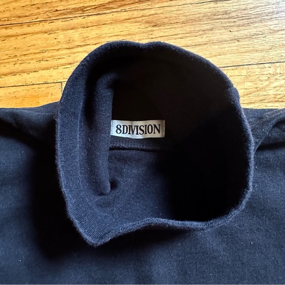 8division turtleneck sweatshirt - Picture 3 of 5